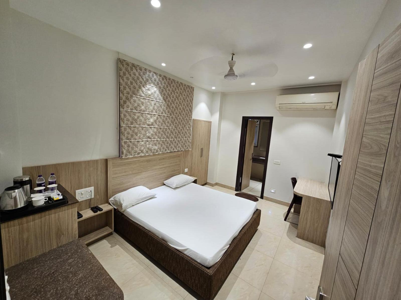 Hotel Bagla Atithi Banaras Varanasi Exterior foto
